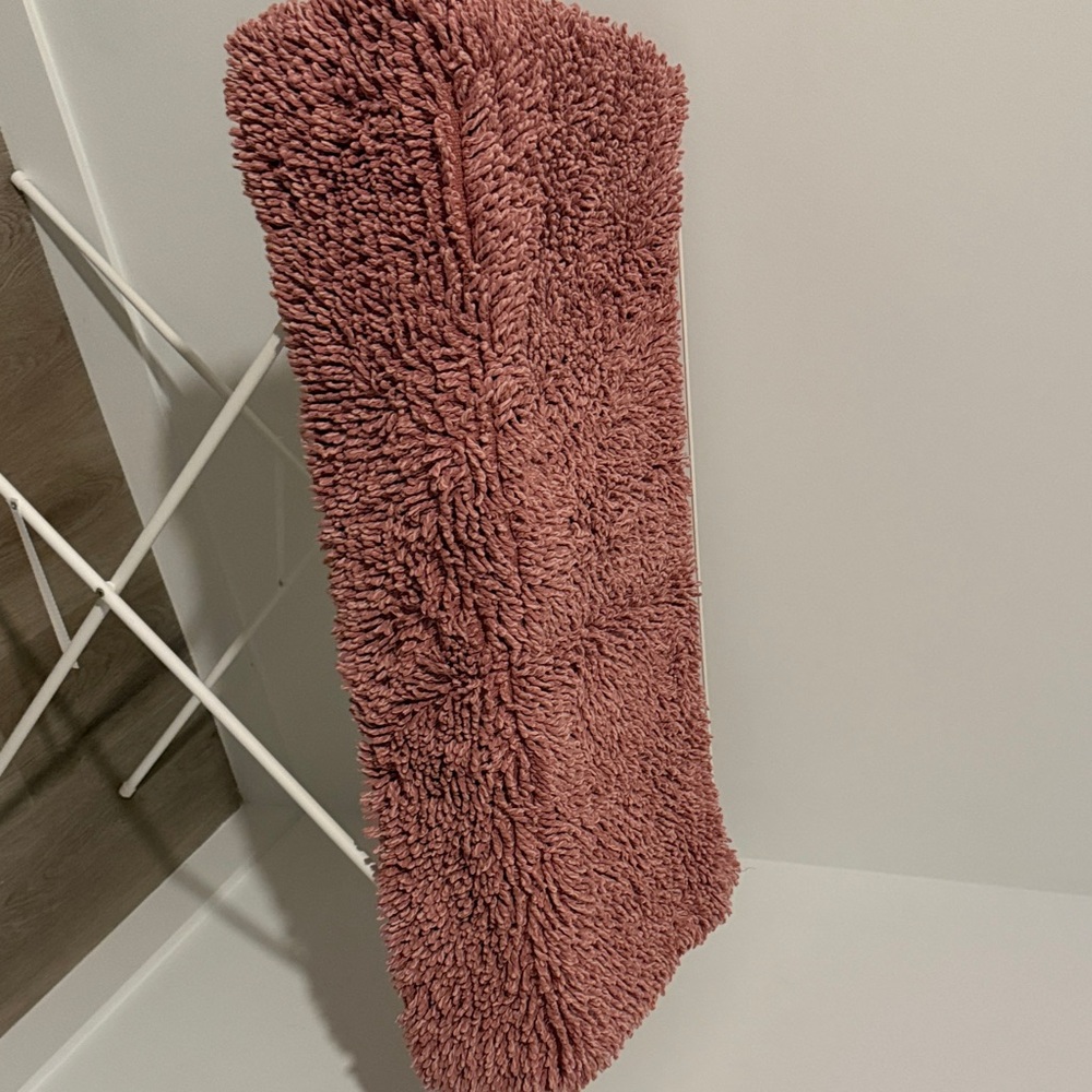 Plush Rose Bath Mat
